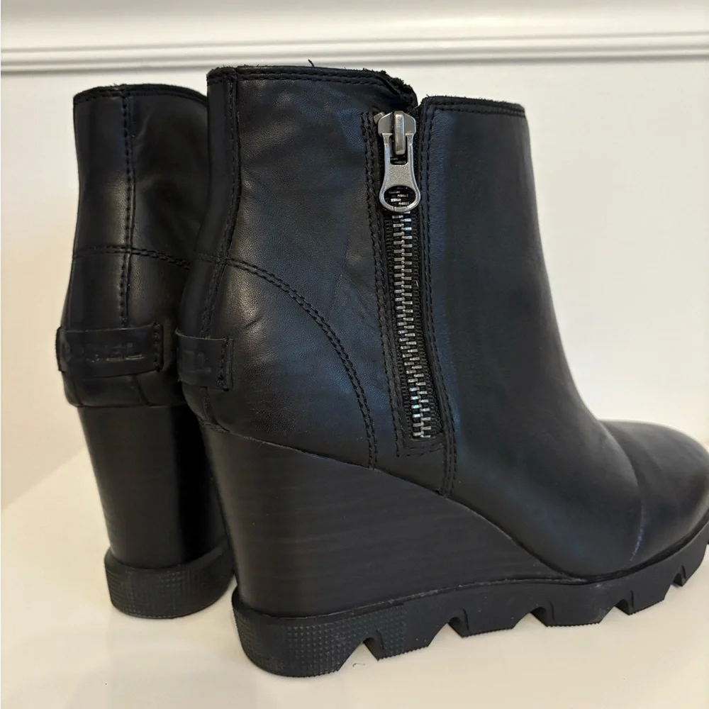 Sorel Joan Uptown Waterproof Leather Wedge Zip Bootie in Black, Size 8.5 - Picture 9 of 14